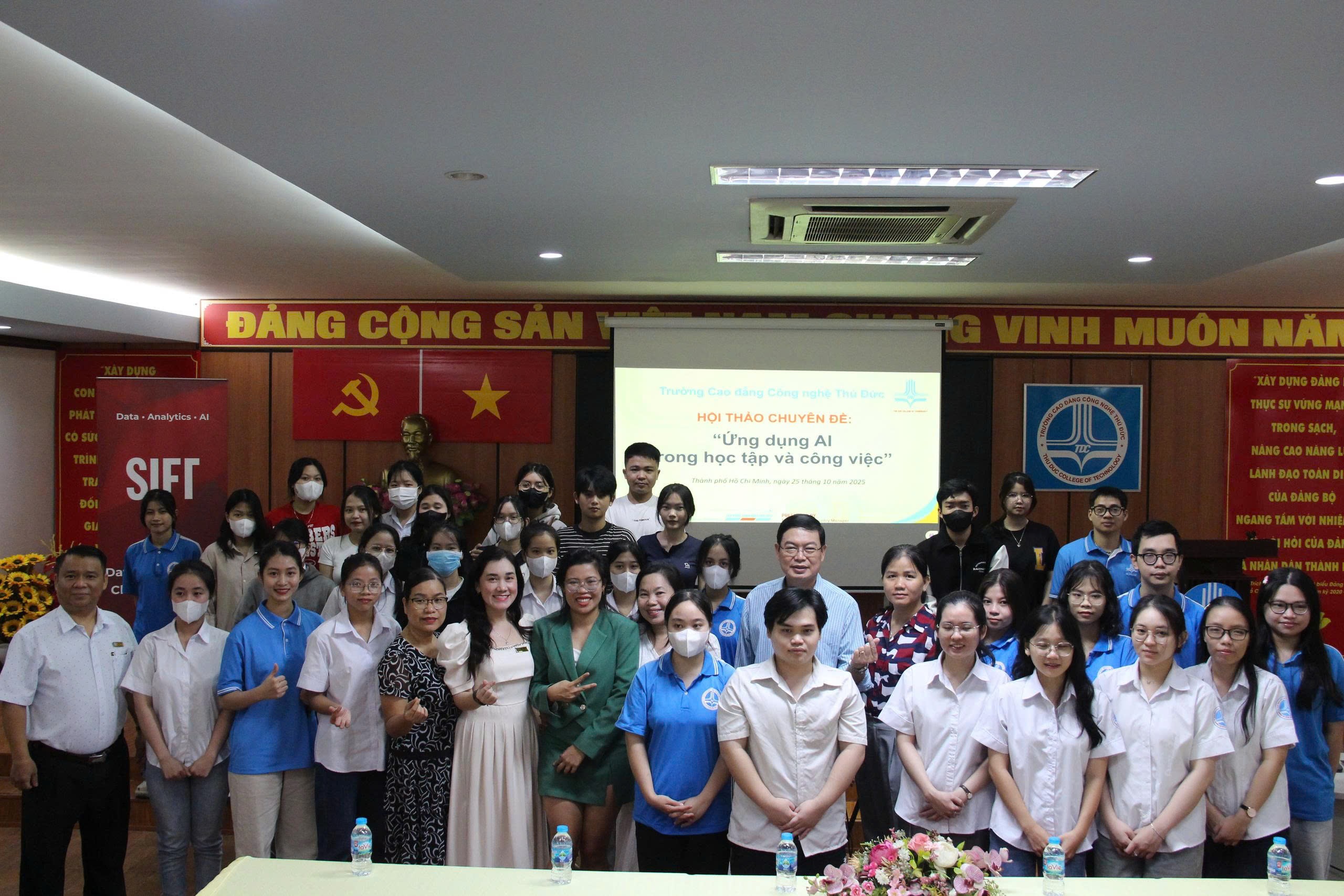 Hội thảo chuyên đề "Ứng dụng AI trong học tập và công việc"